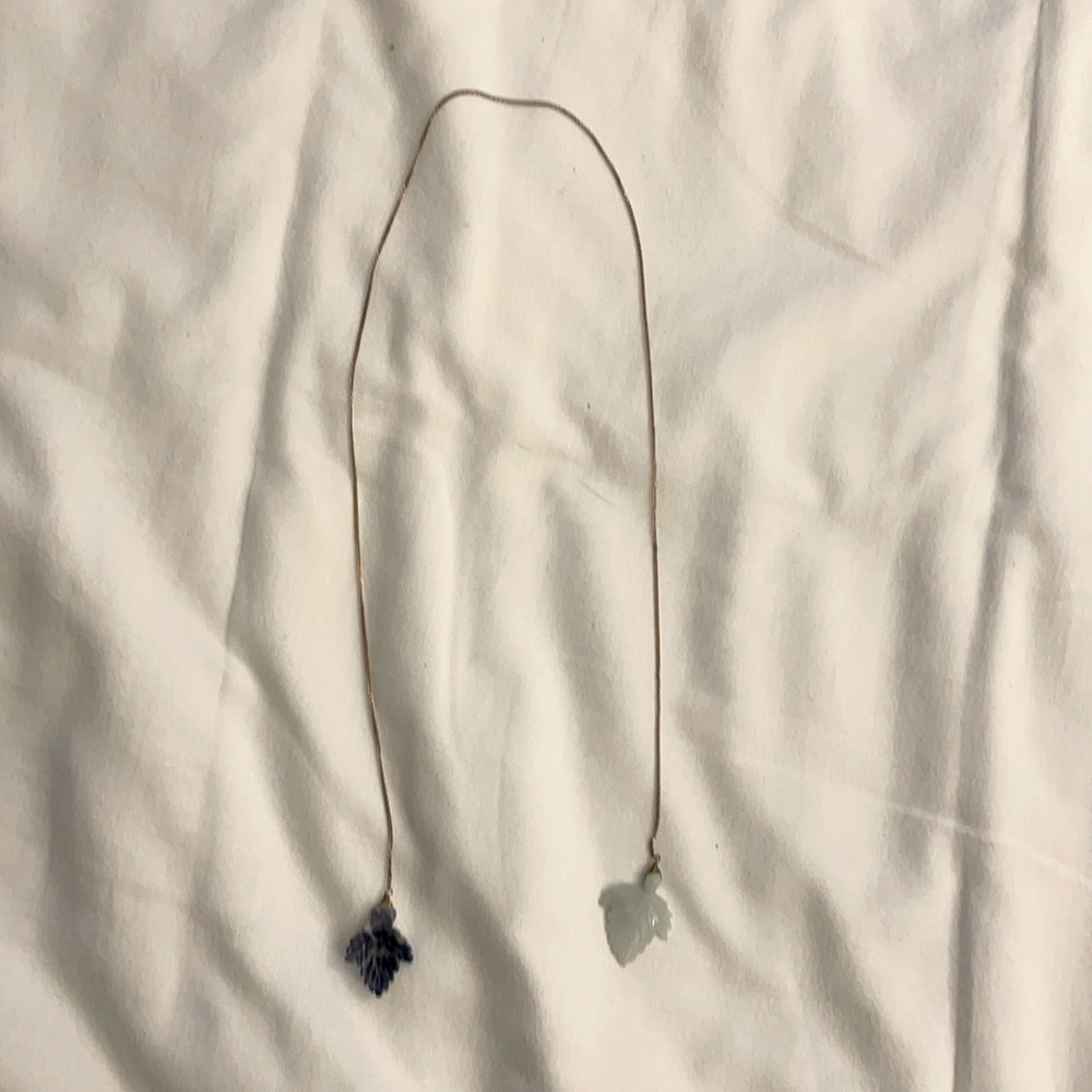 Necklace with leaves on end